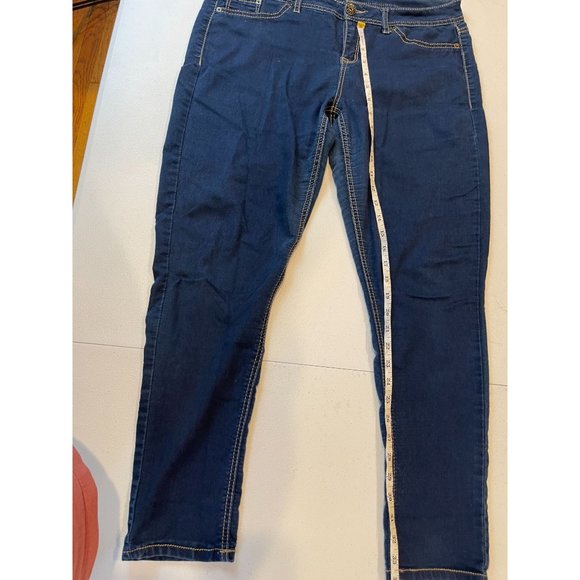 Bongo Womens Jeans Tapered Leg Mid Rise Stretch Five Design Pockets Blue Size 13 - Picture 6 of 10